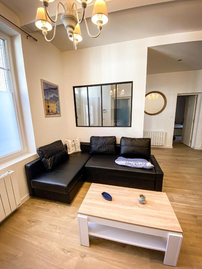 APT bord de Mer, hypercentre Dinard, Parking prive Extérieur photo