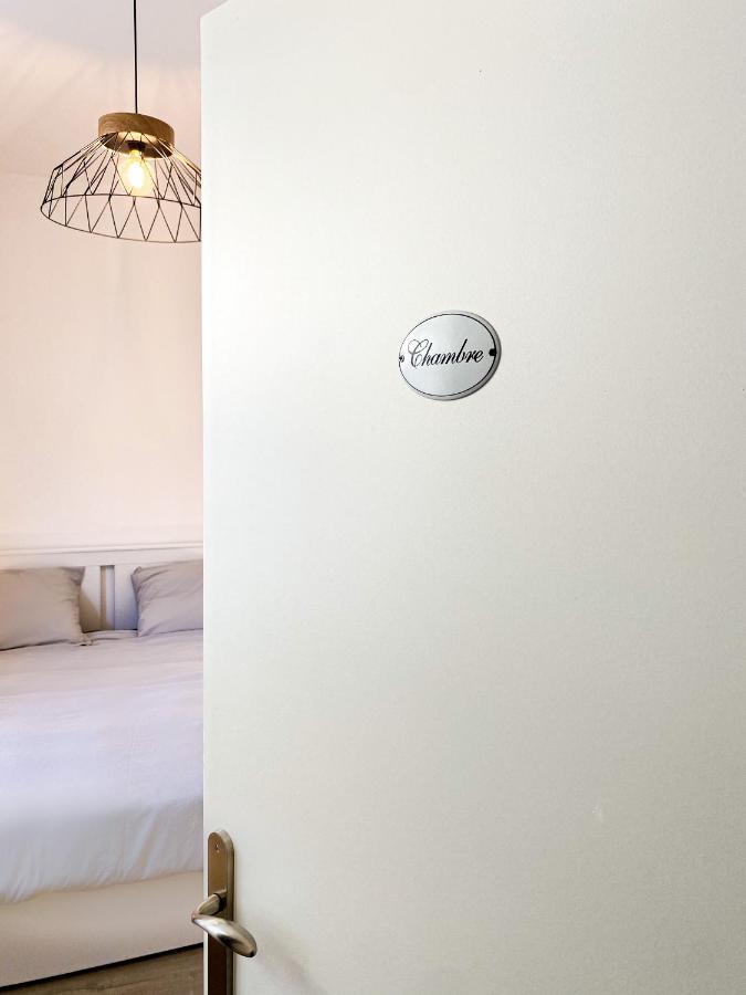 APT bord de Mer, hypercentre Dinard, Parking prive Extérieur photo